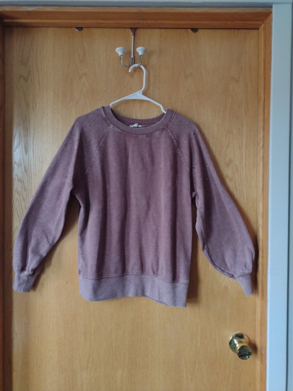 Maurices Rhinestone Embellished Shoulder Relaxed Fit Sweatshirt Size Medium